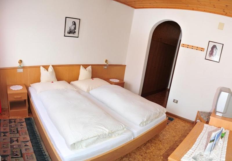 Pension Harrasser Falzes Room photo